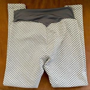 Scrunch butt leggings tiktok